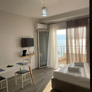 Lotus , Vlorë Albanien