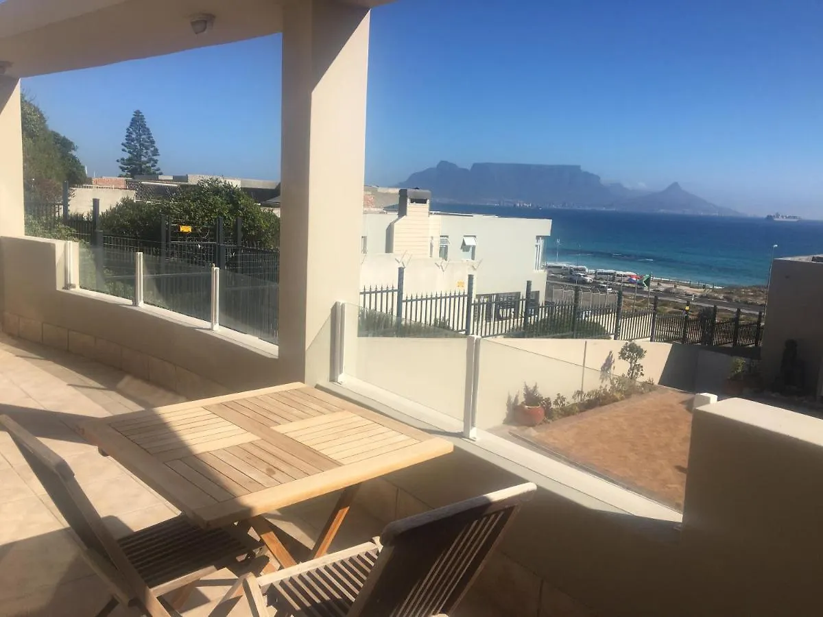 2Whitewaters Bloubergstrand Homestay South Africa
