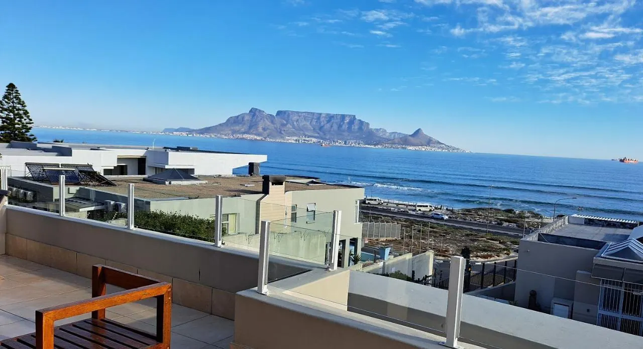 2Whitewaters Bloubergstrand Homestay