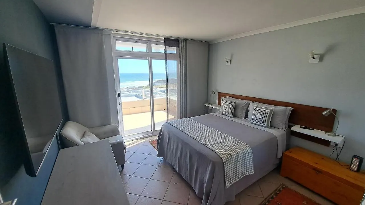 2Whitewaters Bloubergstrand Homestay